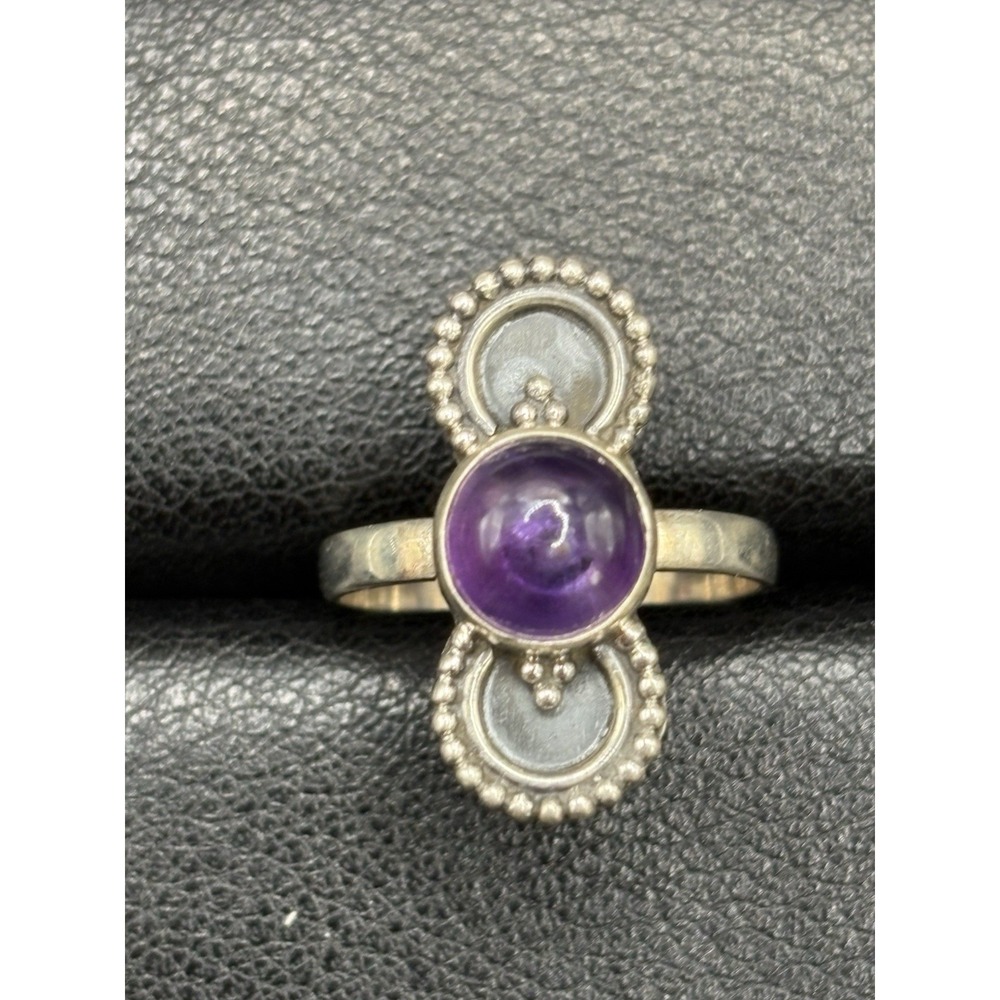 New Condition Sterling Silver Genuine Cab Amethyst Size 7 D10
